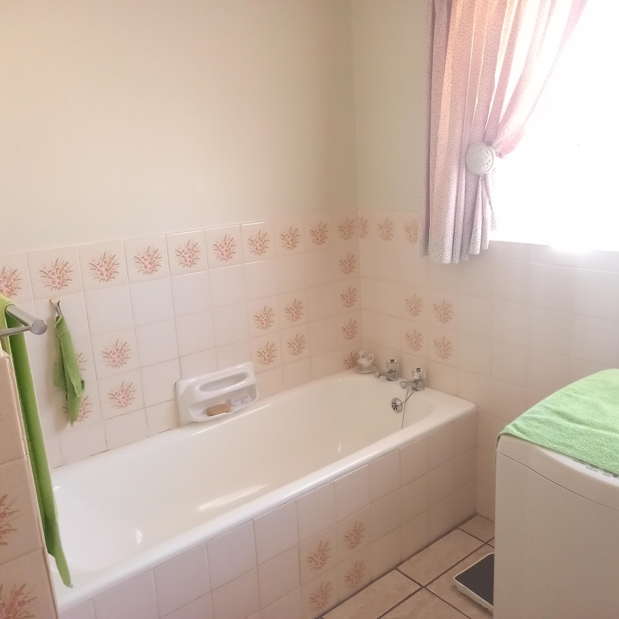 3 Bedroom Property for Sale in Bayview Western Cape